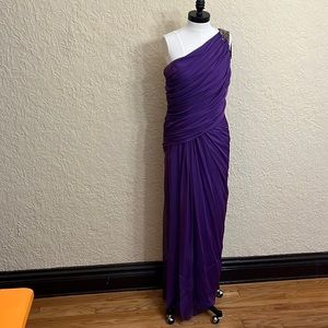 Tadashi Shoji gorgeous evening gown in a size 14. Split that comes up mid calf.